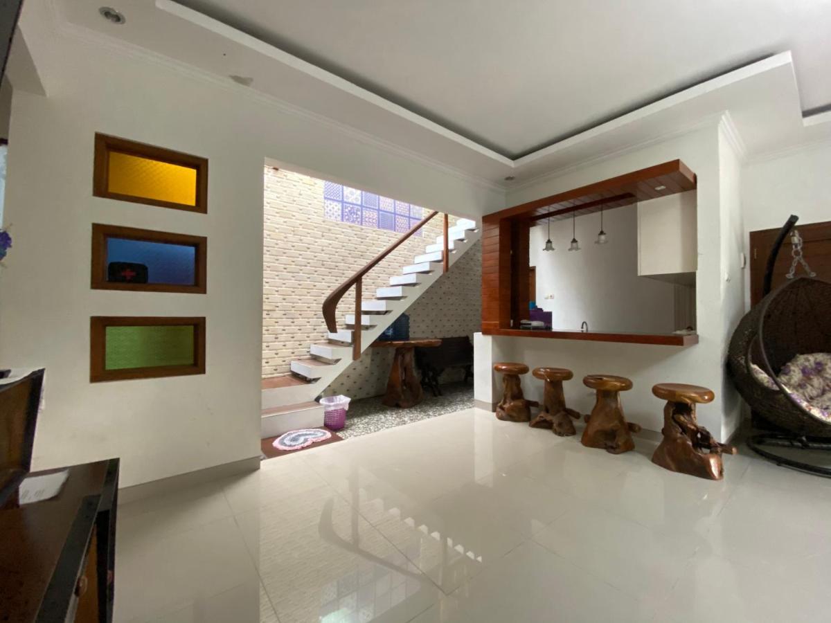 Rengganis Homestay Yogyakarta Bagian luar foto
