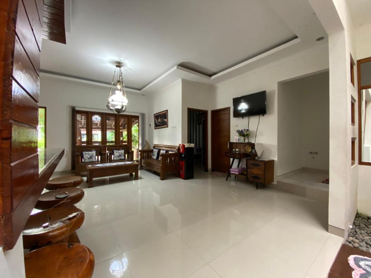 Rengganis Homestay Yogyakarta Bagian luar foto